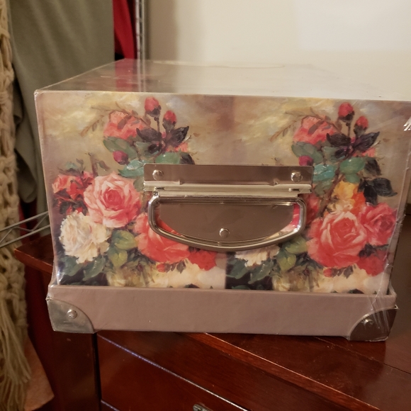 Trunk Gift Set - Picture 6 of 9